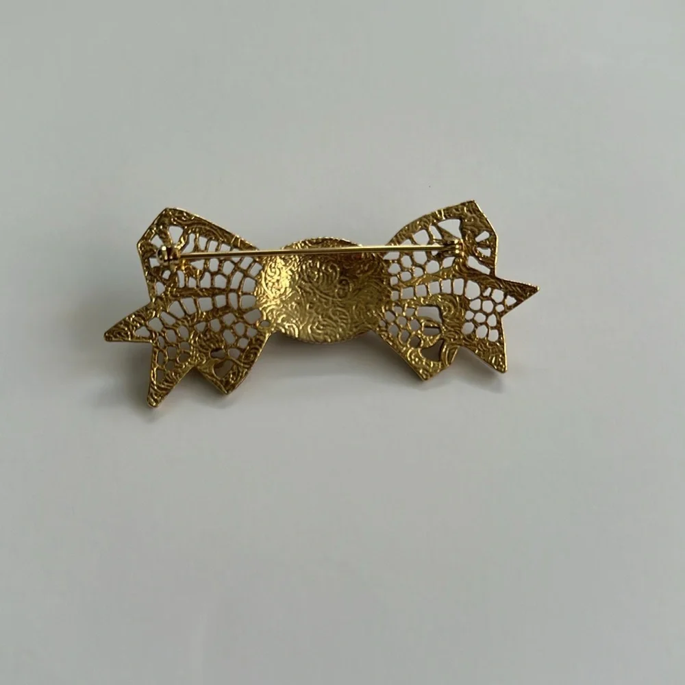 Vintage Gold Bow Victorian Style Brooch